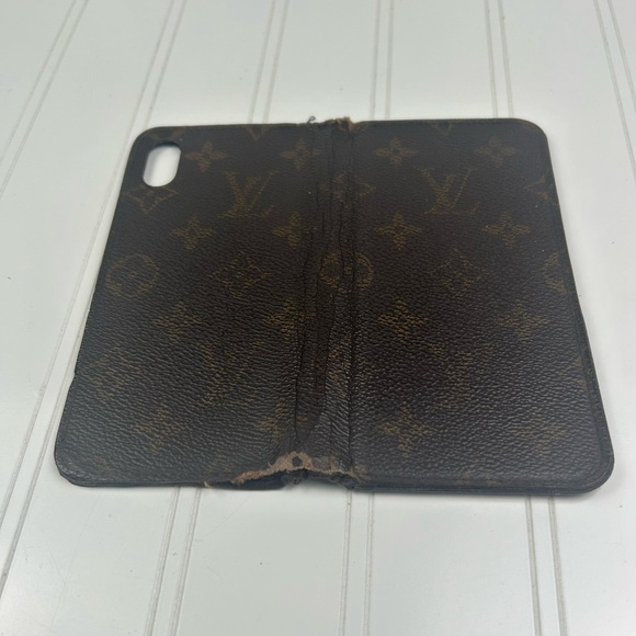 Louis Vuitton Monogram iPhone Case - Picture 6 of 10